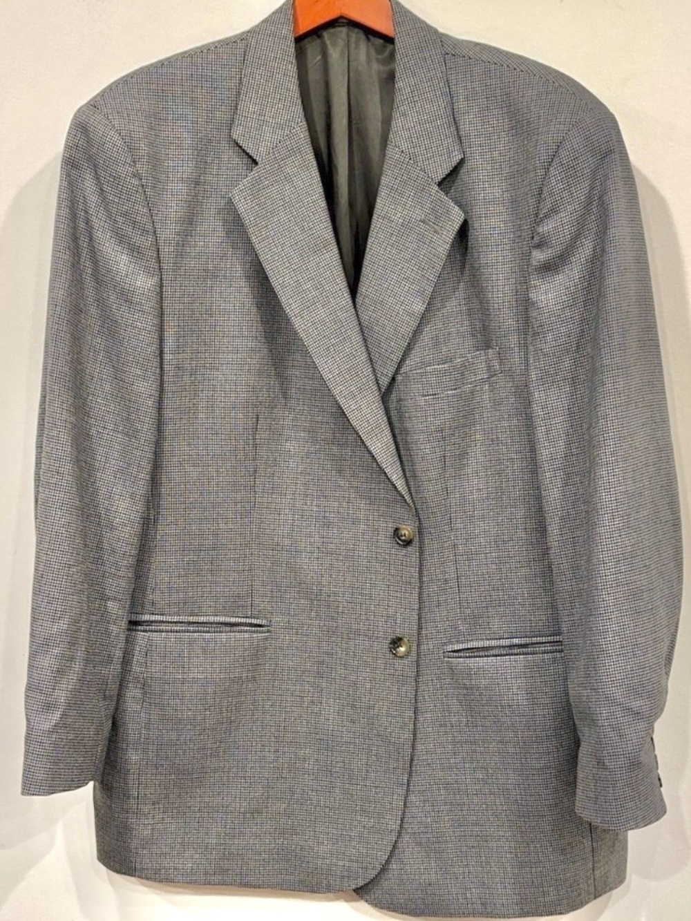 Vintage Brooks Brothers ‘346’ Houndstooth Sport Coat, 46Reg, measures 44 chest